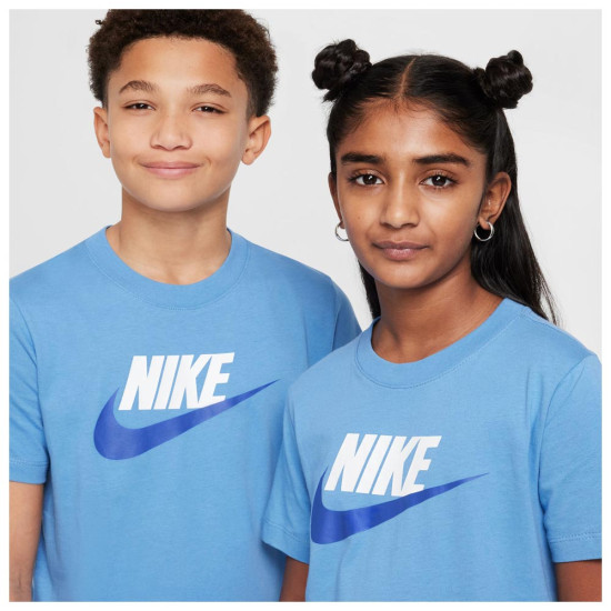 Nike Παιδική κοντομάνικη μπλούζα Sportswear Futura Nike Παιδική κοντομάνικη μπλούζα Sportswear Futura
